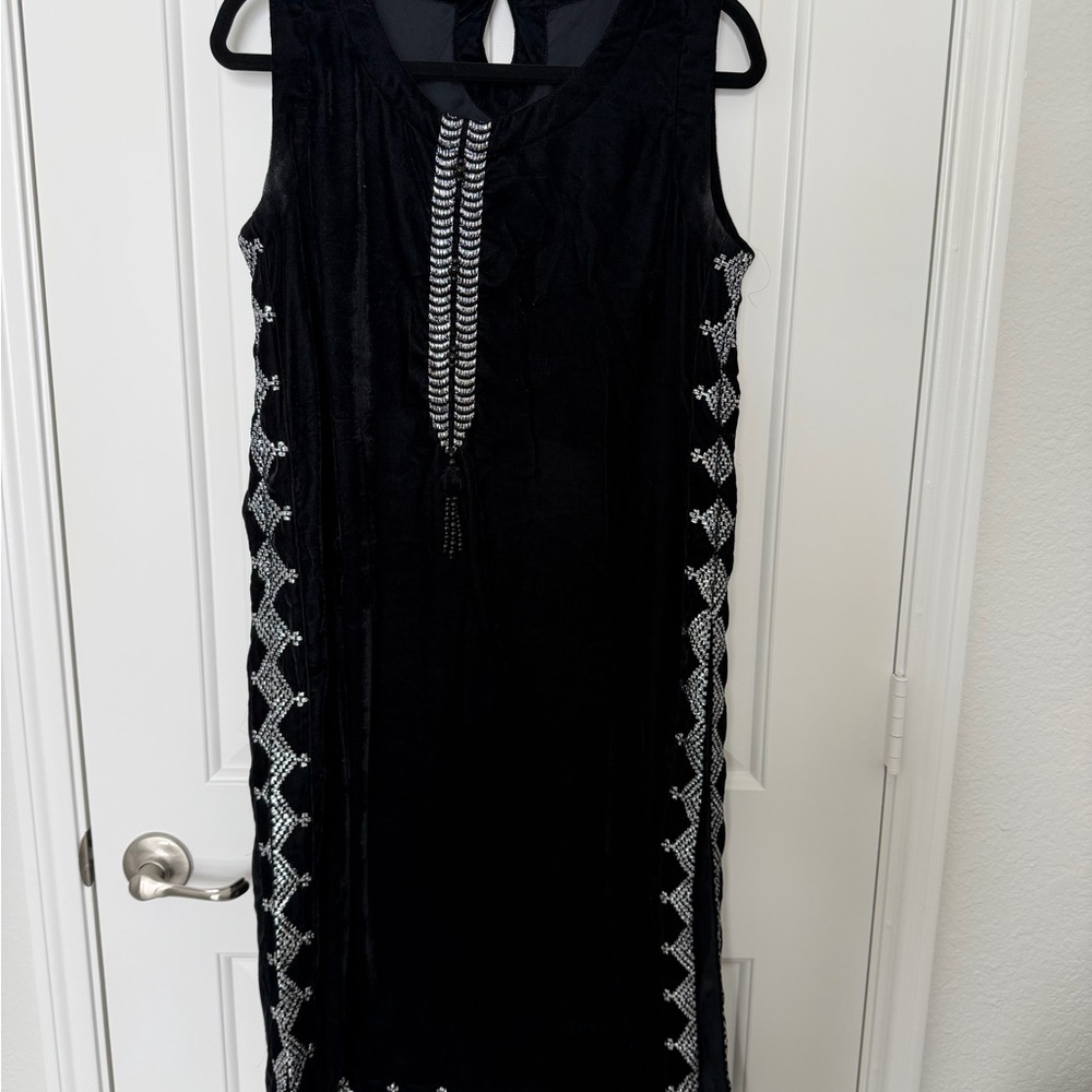 Black Sleeveless Women’s Kurta with Silver Embellished Detailing